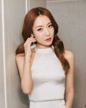 女演员白冰,从青春偶像到实力派演员的蜕变之路