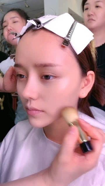 化妆花絮,揭秘明星化妆花絮幕后故事